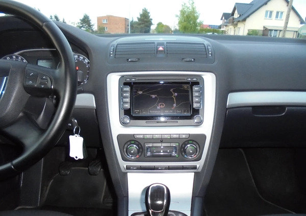 Skoda Octavia cena 29999 przebieg: 177395, rok produkcji 2013 z Gostyń małe 704